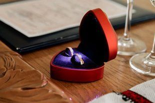 Коробочка для кільця з підсвіткою Glow Heart &mdash; Футляр скринька у формі серця для пропонування або весілля 3127470892 фото
